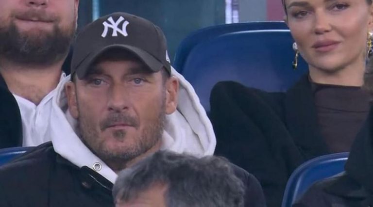 Totti rikthehet në “Olimpico” pas dy vjetësh, ky ishte reagimi epik i tifozëve