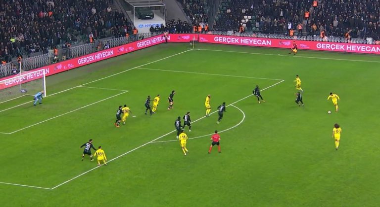 Si në kohët e arta, Asensio mbrëmë shënoi golin e javës